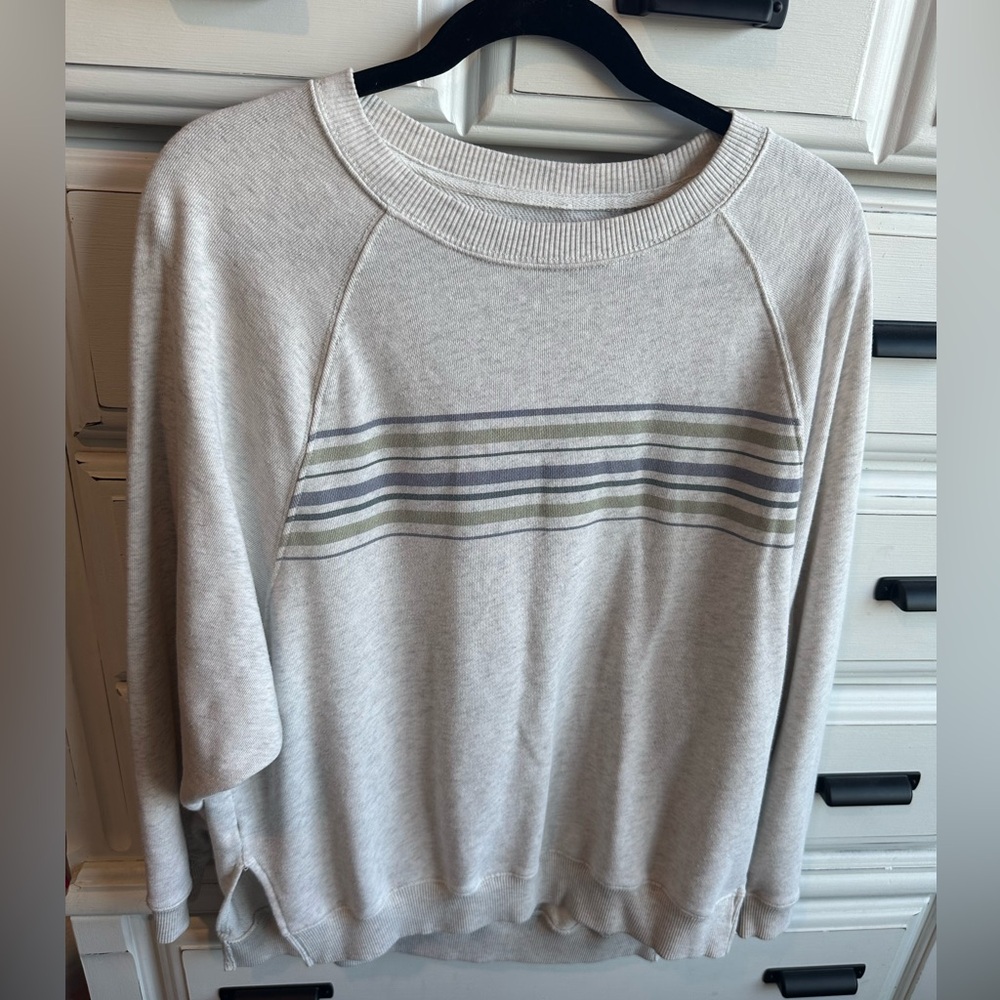 grey american eagle sweatshirt